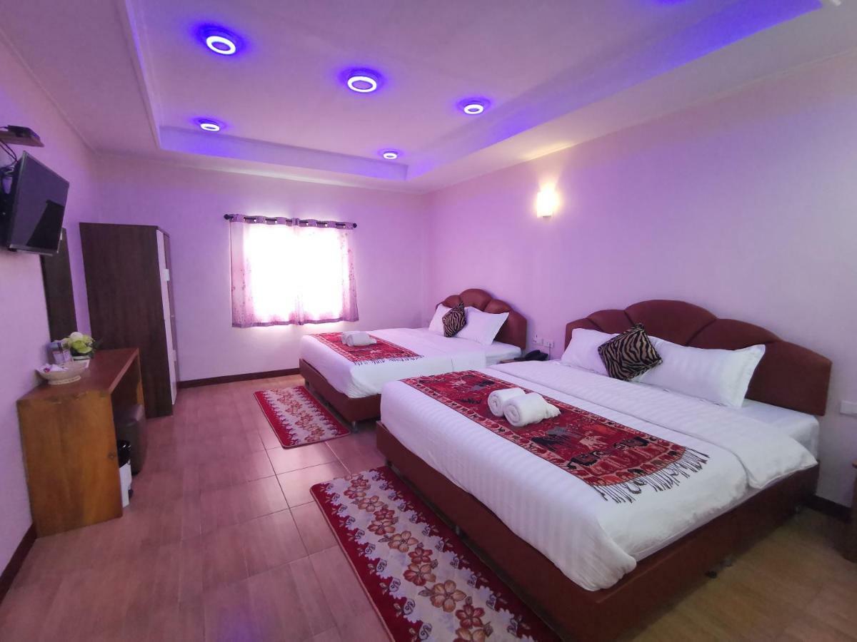 Hi Tech Resort Kabin Buri Extérieur photo